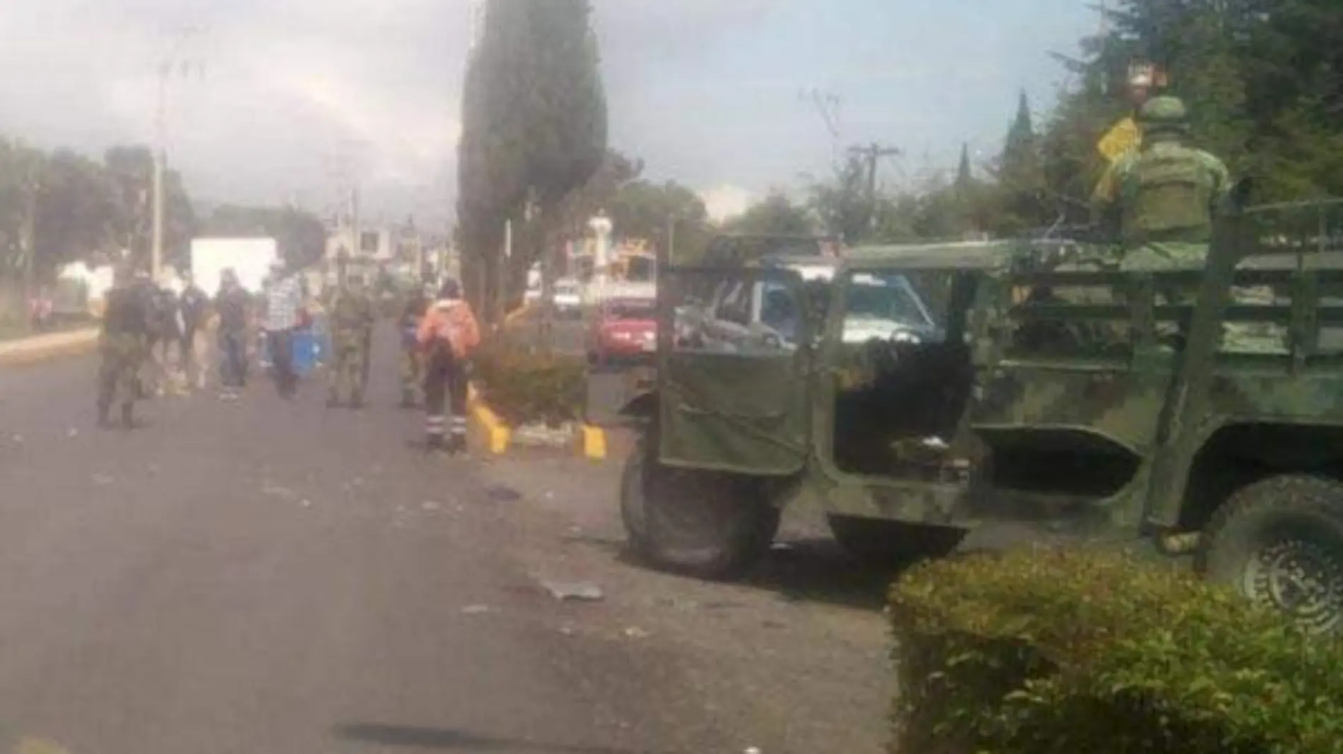 choque entre un carro militar Esperanza